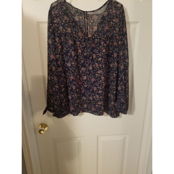 blouse - Picture 5 of 5